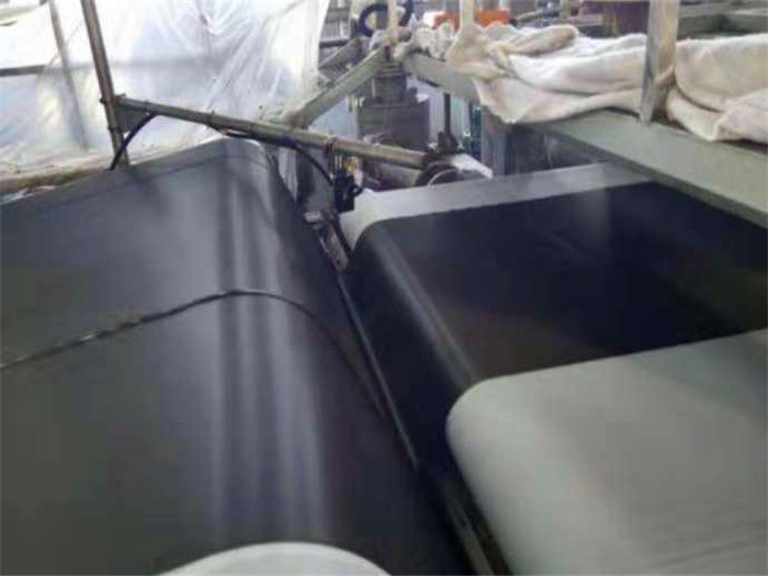 土工膜焊接時，溫度如何控制才能保證不出現(xiàn)漏洞