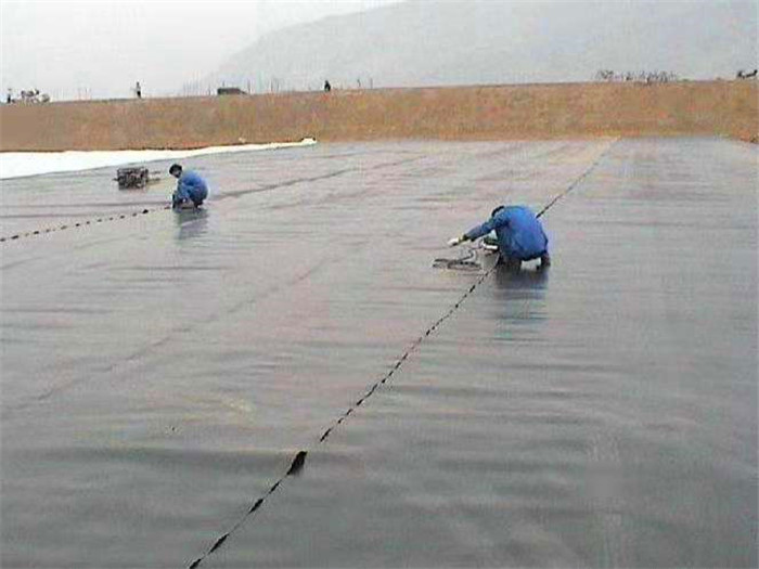 HDPE土工膜防滲施工技術